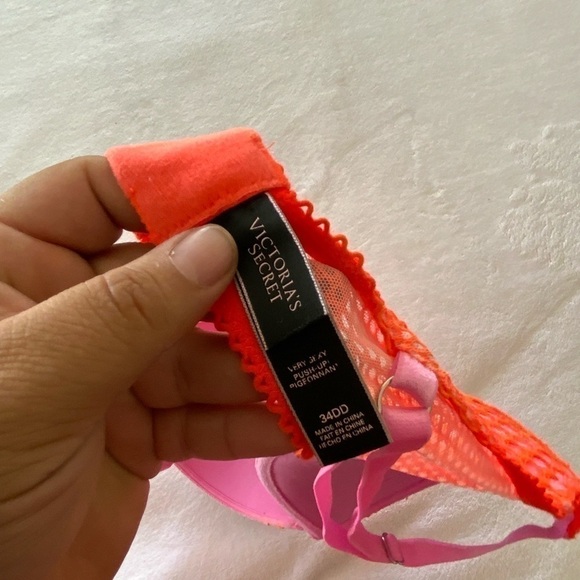 VICTORIA'S Secret Very Sexy Push-up Bra 34DD - Picture 3 of 3